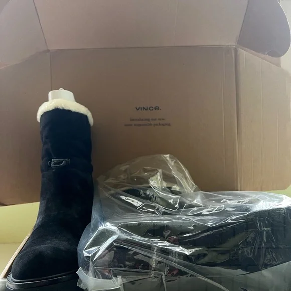 Vince Bellingham Black Shearling Boot - Picture 7 of 8